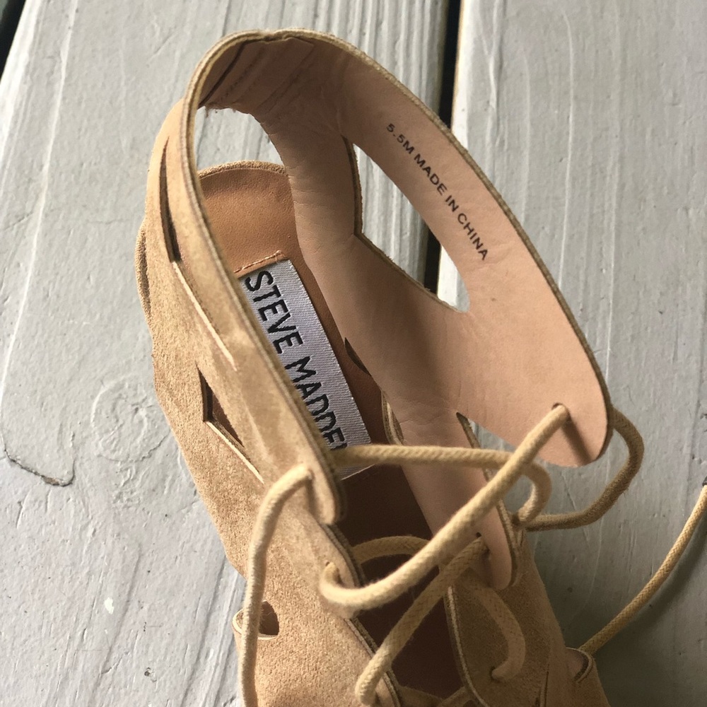 Steve Madden Tan Heels Size 5.5 - Picture 5 of 6